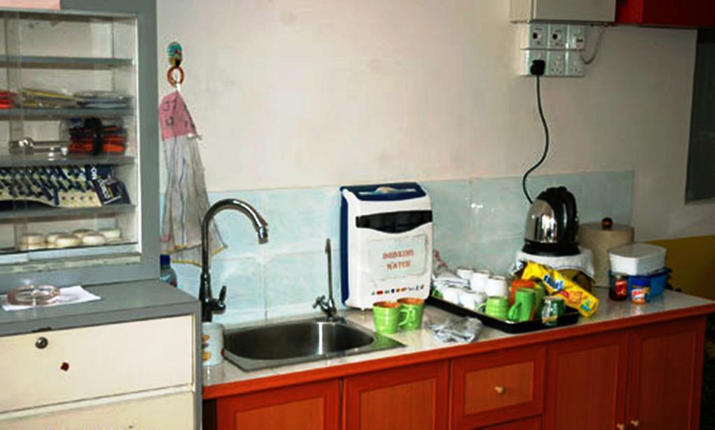Stay In Lodge Kota Kinabalu Exterior photo