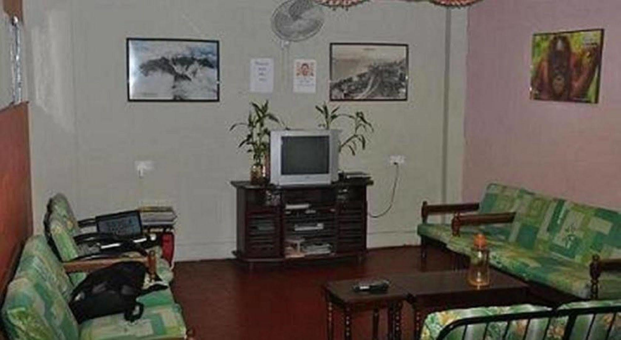 Stay In Lodge Kota Kinabalu Exterior photo
