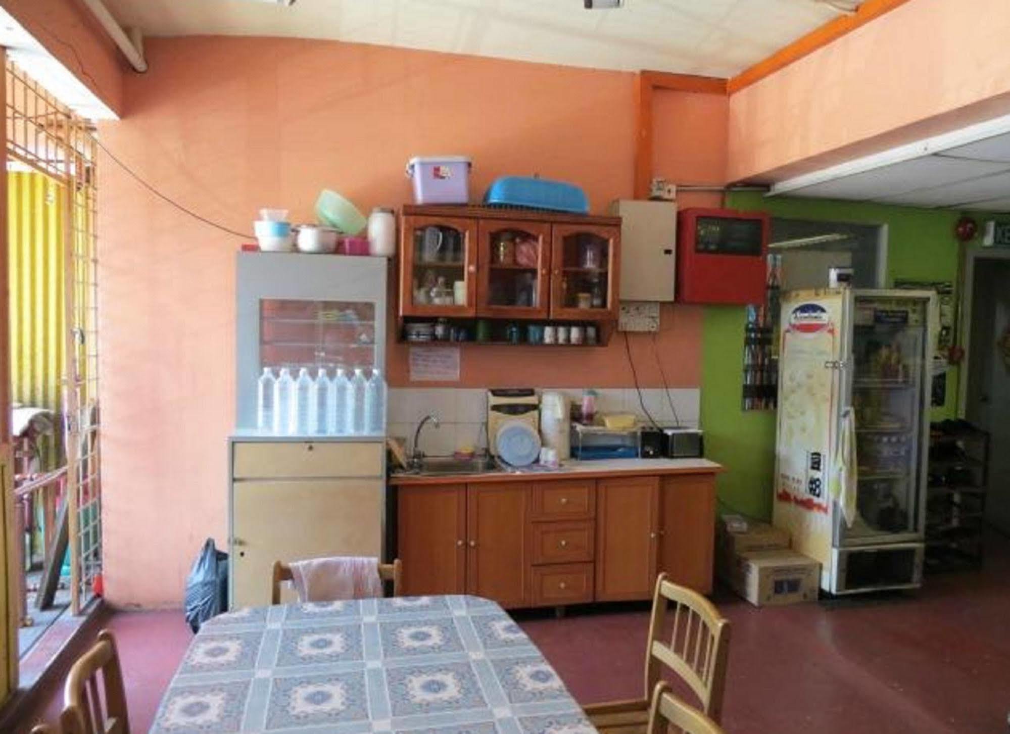 Stay In Lodge Kota Kinabalu Exterior photo
